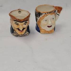 lot 45 image: Set of Vintage 25 Toby Mugs, Old Man and Woman