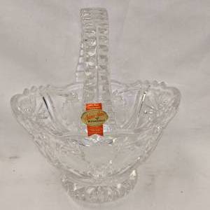 lot 58 image: Fostoria American Crystal Clear Round Covered Candy Dish wlid, Anna Hutte Leaded Crystal 7 Basket