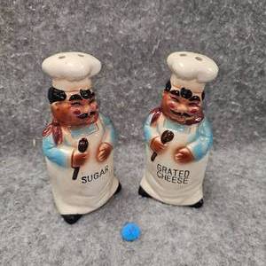 lot 68 image: 1950as Lefton Shaker Set 6 34 T, Part of the Italian Chef Collection