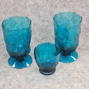 lot 88 image: Morgantown Crinkle Peacock Blue Water Glasses(2) and 1 JuiceShotglass