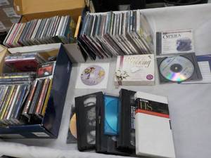 lot 22 image: CDs and more...