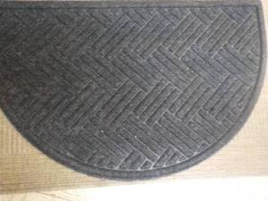 lot 33 image: 23 x 38 Half Moon Heavy Duty Entra...