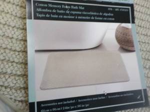 lot 40 image: Cotton Memory Foam Bath Mat 24 x 36...