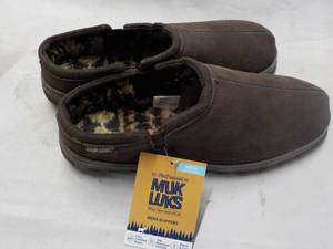 lot 211 image: MukLuks size 12 Slippers...