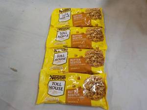 lot 250 image: 4 ct Nestles 11 oz bags Toll House...