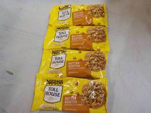 lot 252 image: 4 ct Nestles 11 oz bags Toll House...