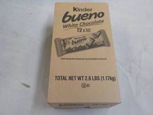 lot 260 image: Kinder box of 30 Bueno White Chocol...