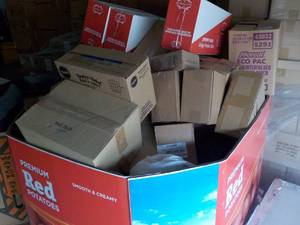 lot 285 image: Pallet of Unclaimed from Previous A...
