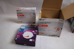lot 20 image: 4-Pack Retrofit Recessed Trim and Philips LED Downlight Set