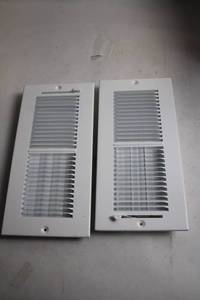 lot 25 image: Pair of Adjustable White Plastic Vent Covers