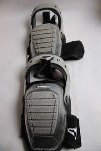 lot 43 image: Pair of Husky Gel Knee Pads with Adjustable Straps