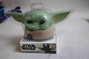 lot 111 image: Star Wars The Child Squishy Light - Mandalorian Edition