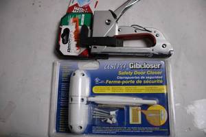 lot 129 image: Arrow JT21 Staple Gun & Astra Gibcloser Safety Door Closer Set