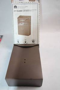 lot 139 image: Venetian Bronze Galvanized Steel Wall Mount Mailbox