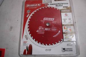 lot 147 image: 8 14 inch Diablo FinishPlywood Saw Blade with 40 Teeth