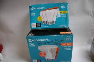 lot 174 image: Ecosmart LED Bulb Set 4-Pack A19 Bright White and 2-Pack BR40 Soft White Dimmable