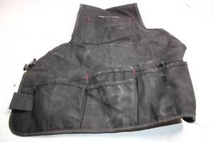 lot 273 image: Husky Black Tool Work Apron with Multiple Pockets