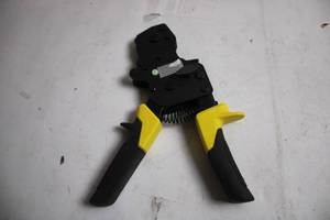 lot 275 image: Heavy Duty Crimping Tool with Ergonomic Black and Yellow Handles