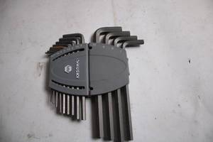 lot 305 image: Husky 18-Piece Metric and SAE Hex Key Set