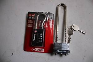 lot 353 image: Master Lock Set Travel Sentry Combination Padlock with Keys