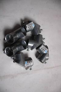 lot 356 image: Set of 5 Galvanized Steel Elbow Pipe Fittings