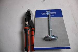 lot 357 image: Jones Stephens 2 Socket Saver with Heavy Duty Snips