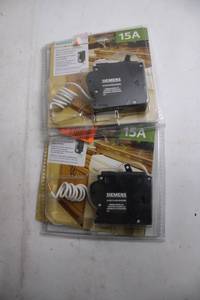 lot 372 image: Pair of Siemens 15A Circuit Breakers