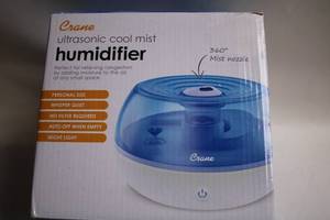 lot 390 image: Crane Ultrasonic Cool Mist Humidifier with 360° Mist Nozzle