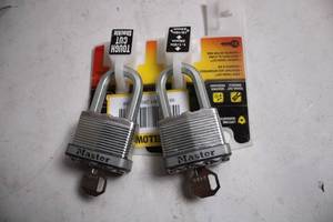 lot 400 image: Set of 2 Master Lock Laminated Padlocks with Keys