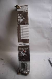 lot 415 image: 23x72 Inch Light Filtering White Vinyl Blinds