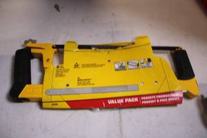 lot 443 image: Stanley 2 Piece Mini-Hack Metal Saw Set