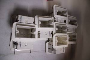 lot 477 image: Lot of 10 White Electrical Wall Box Mounting Brackets