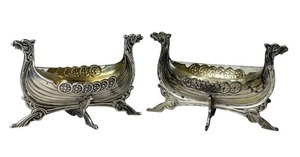 lot 15 image: Vintage Norweigan 830SL Silver Salt and Pepper Cellar Dishes (2 Tall x 3.5 Long)