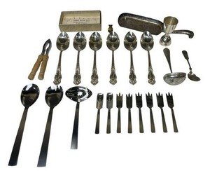 lot 17 image: Vintage Stainless Steel & Silverplate - Capri (Italy), Oneida Table Crumbler, Holsen 1866, Brazil Silver, Reed & Barton, Fred Harvey, and Napier #229 Cheese Servers