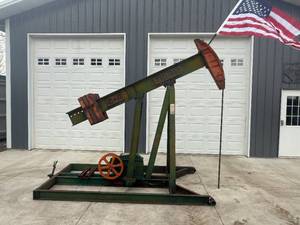 TRUMP MODEL 45 47 OIL PUMPJACK