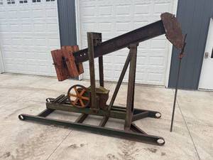 BAKER MODEL 12 OIL PUMPJACK