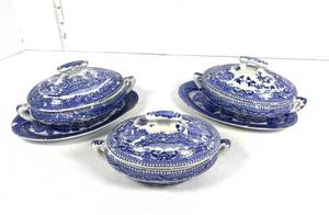 lot 5 image: Set of Childrens Blue Willow Transferware Dishes