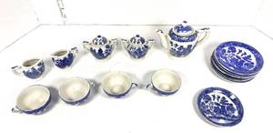 lot 6 image: Childrens Tea Set Japan