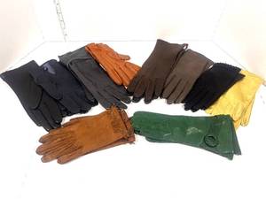 lot 32 image: 10 Pair of Ladies Leather Gloves. Most never worn