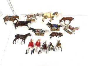 lot 41 image: Vintage Metal Horses and Riders