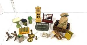 lot 39 image: Misc Vintage Metal Dollhouse Furniture and More