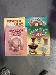 lot 58 image: Set of Reference Books Antiques and Collectibles