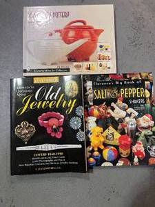 lot 79 image: Set of Reference Books for Antiques