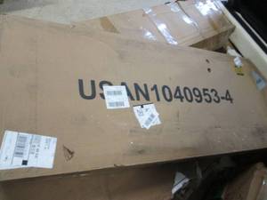 lot 5 image: full platform bed...