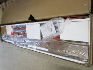 lot 12 image: queen bedframe with headbaord...