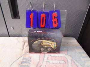 lot 106 image: Bobcat 50th anniversary 743 gold loader. 125 scale. As shown.