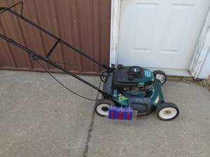 lot 131 image: Craftsman 6.25 hp push mower. Used condition. Tested & works.  As shown.
