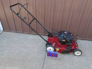 lot 133 image: Toro GTS push mower. Used condition. Tested & works. As shown.