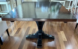 lot 8 image: Stanley Furniture Company Pedestal Dining Table