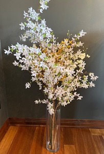 lot 30 image: Decorative Floral Arrangement in Clear Glass Vase